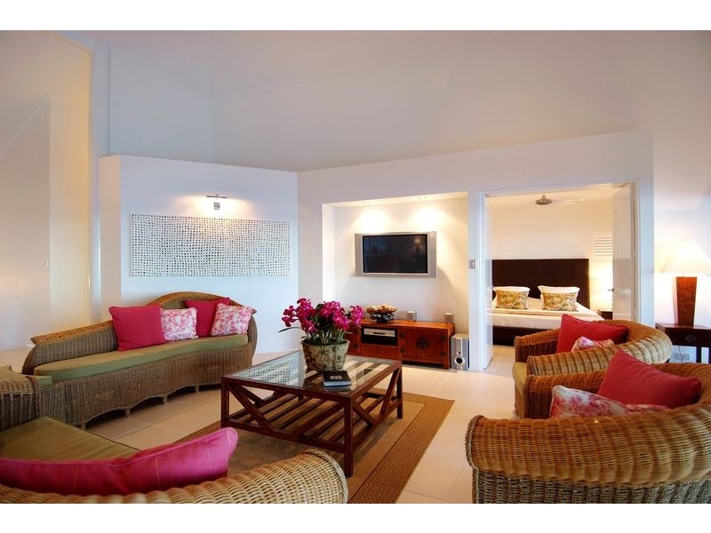 32 – 34 Hibiscus Lane, Holloways Beach QLD 4878