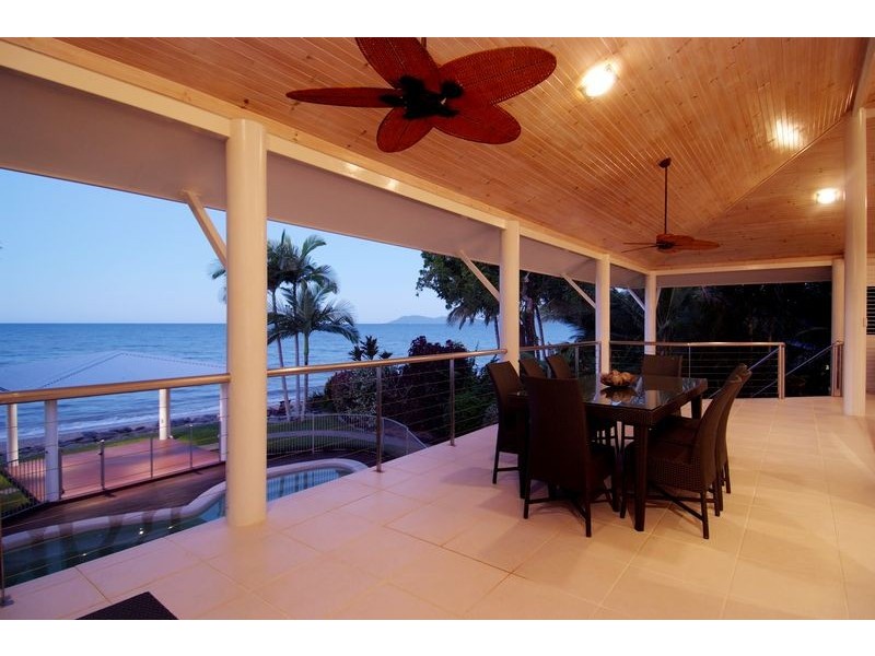 32 – 34 Hibiscus Lane, Holloways Beach QLD 4878