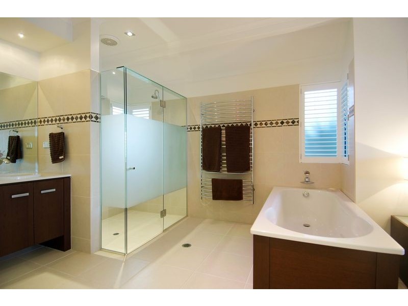 32 – 34 Hibiscus Lane, Holloways Beach QLD 4878