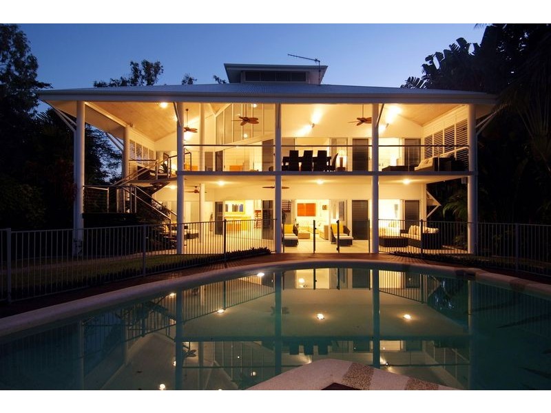 32 – 34 Hibiscus Lane, Holloways Beach QLD 4878