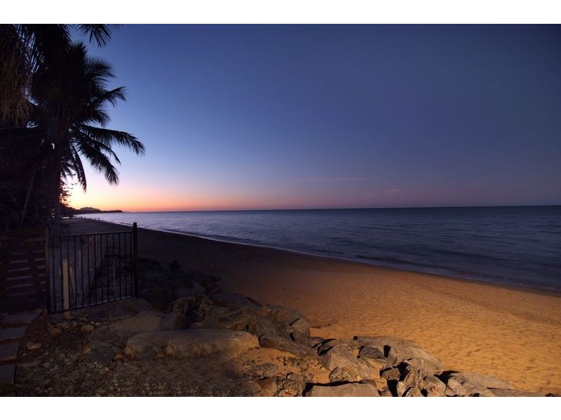 32 – 34 Hibiscus Lane, Holloways Beach QLD 4878