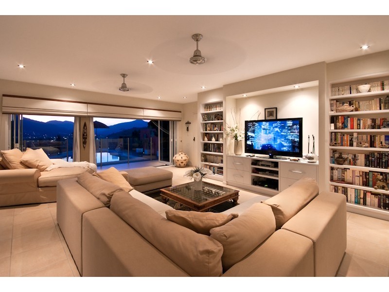 18 Playford Close, Brinsmead QLD 4870