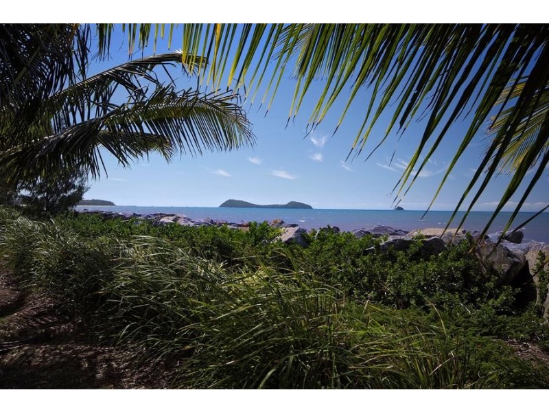 43 Arlington Esplanade, Clifton Beach QLD 4879
