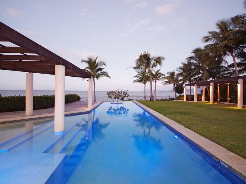 2 Hibiscus Lane, Holloways Beach QLD 4878