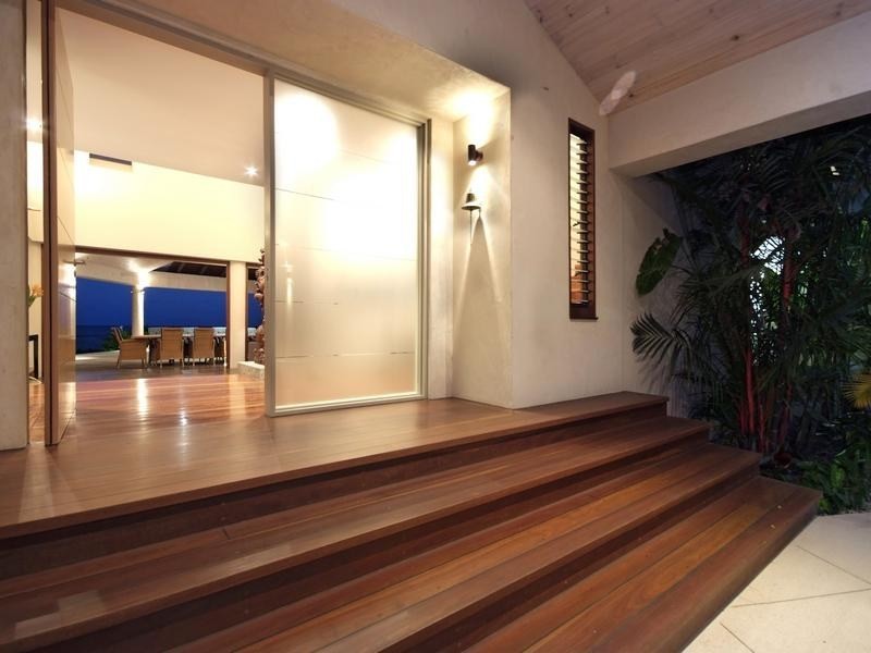 2 Hibiscus Lane, Holloways Beach QLD 4878