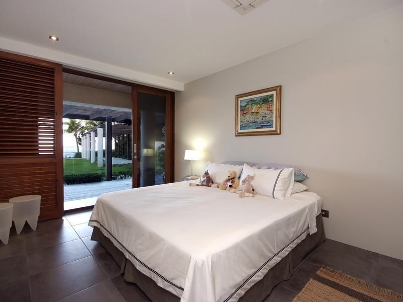 2 Hibiscus Lane, Holloways Beach QLD 4878