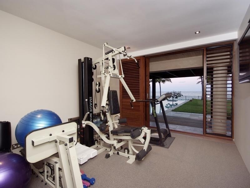 2 Hibiscus Lane, Holloways Beach QLD 4878