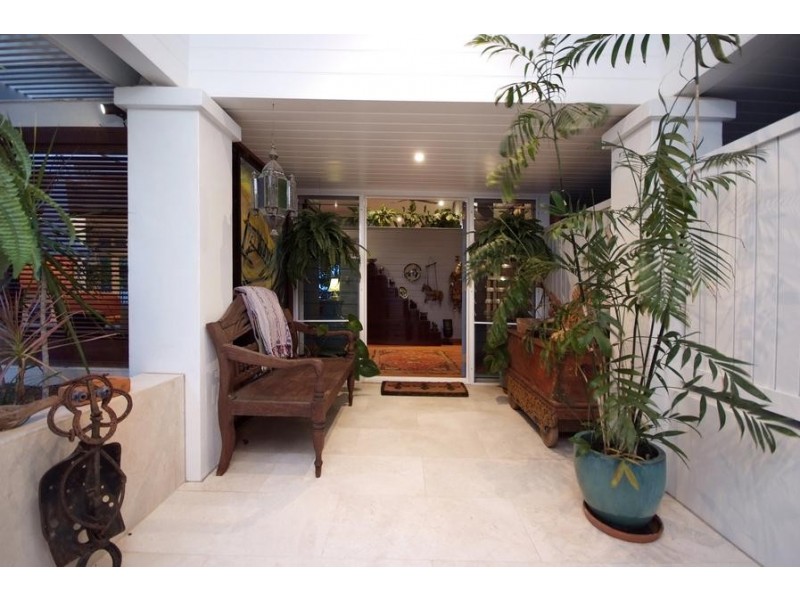 8 Peacock Street, Trinity Beach QLD 4879