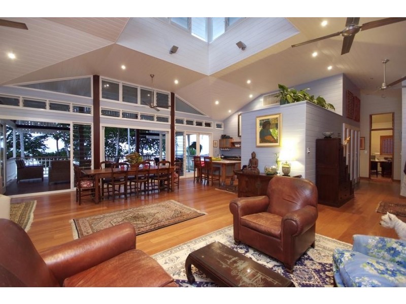 8 Peacock Street, Trinity Beach QLD 4879