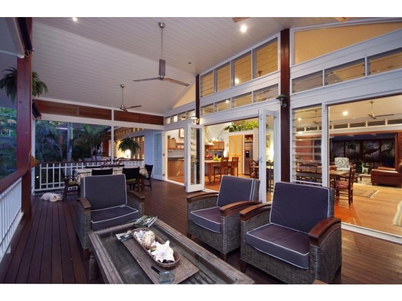 8 Peacock Street, Trinity Beach QLD 4879