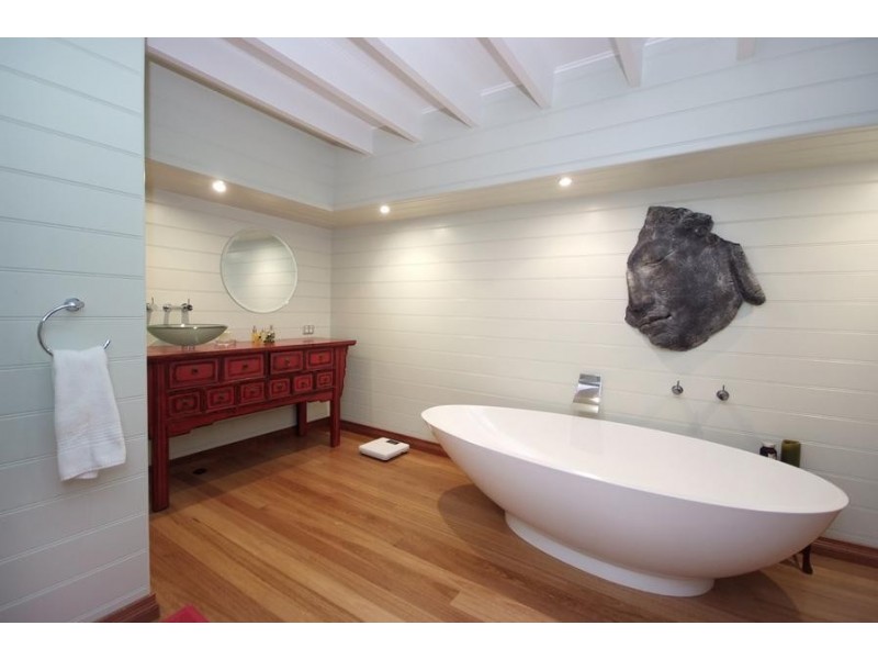 8 Peacock Street, Trinity Beach QLD 4879