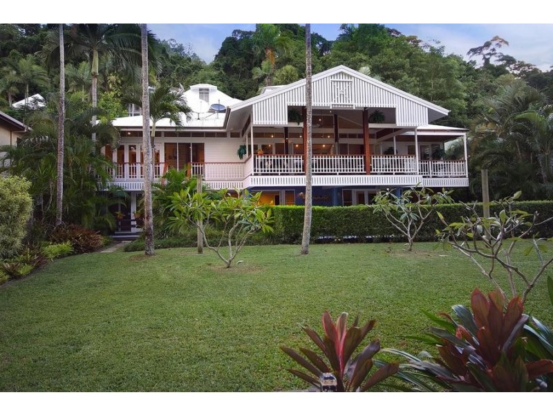 8 Peacock Street, Cairns QLD 4870