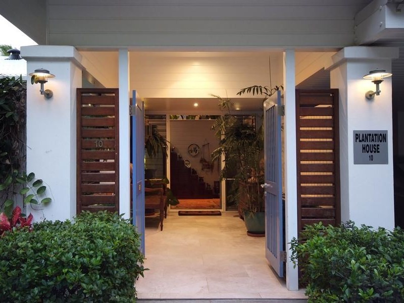 8 Peacock Street, Cairns QLD 4870