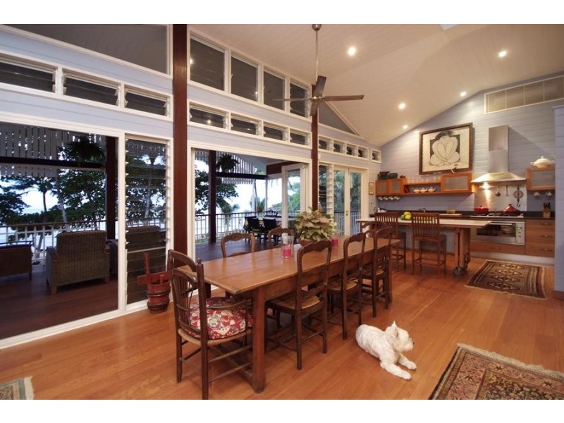 8 Peacock Street, Cairns QLD 4870