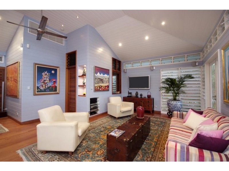 8 Peacock Street, Cairns QLD 4870