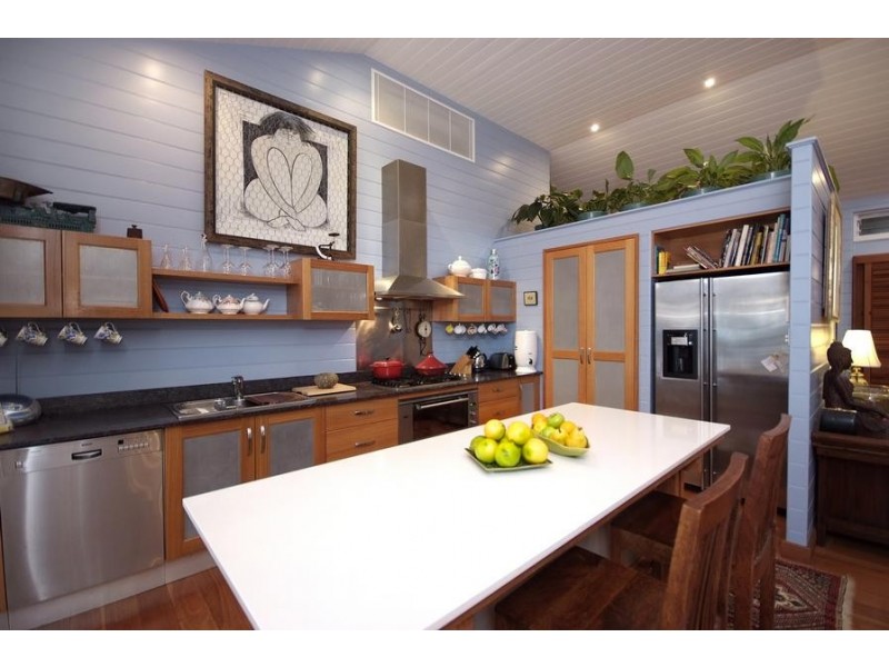 8 Peacock Street, Cairns QLD 4870