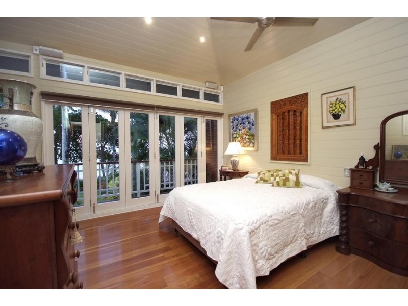 8 Peacock Street, Cairns QLD 4870