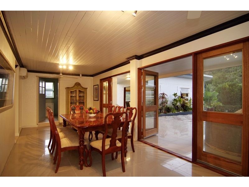 14 Bellevue Crescent, Edge Hill QLD 4870