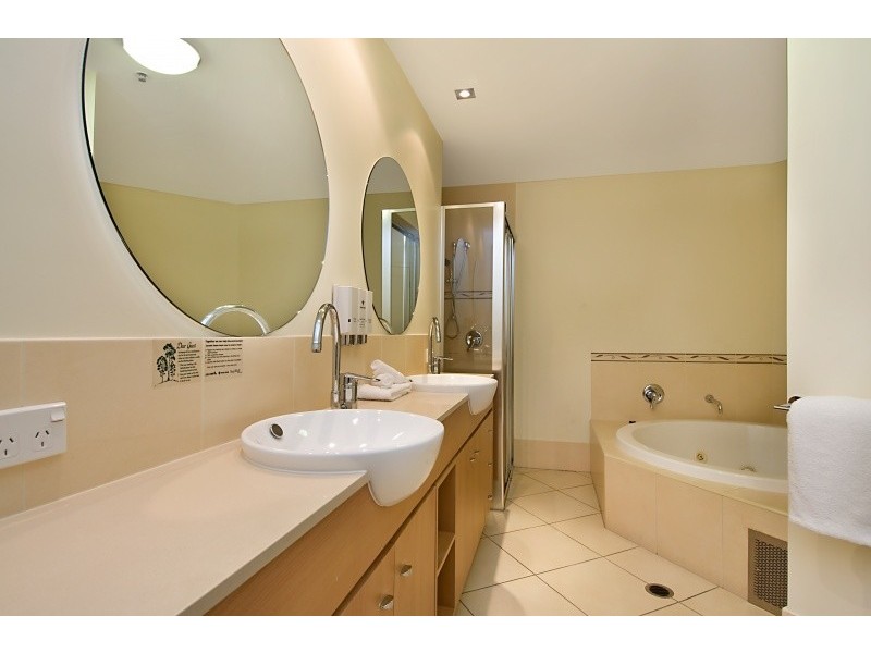 Unit 1303/25 Wharf Street, Cairns QLD 4870