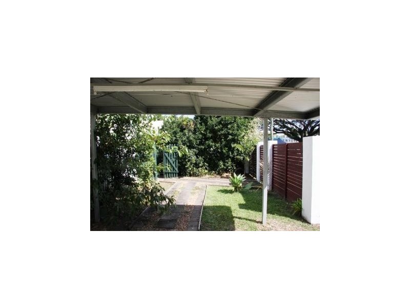 35 Howe Street, Cairns QLD 4870