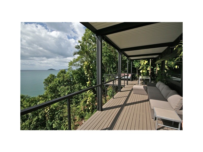 5 Mitchell Street, Mission Beach QLD 4852