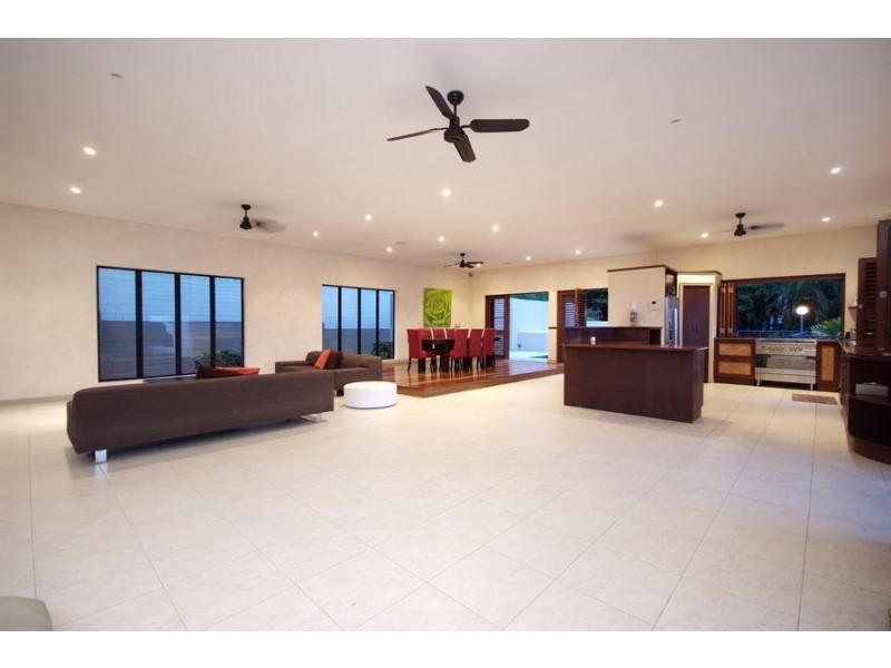 114 Hillview Crescent, Whitfield QLD 4870