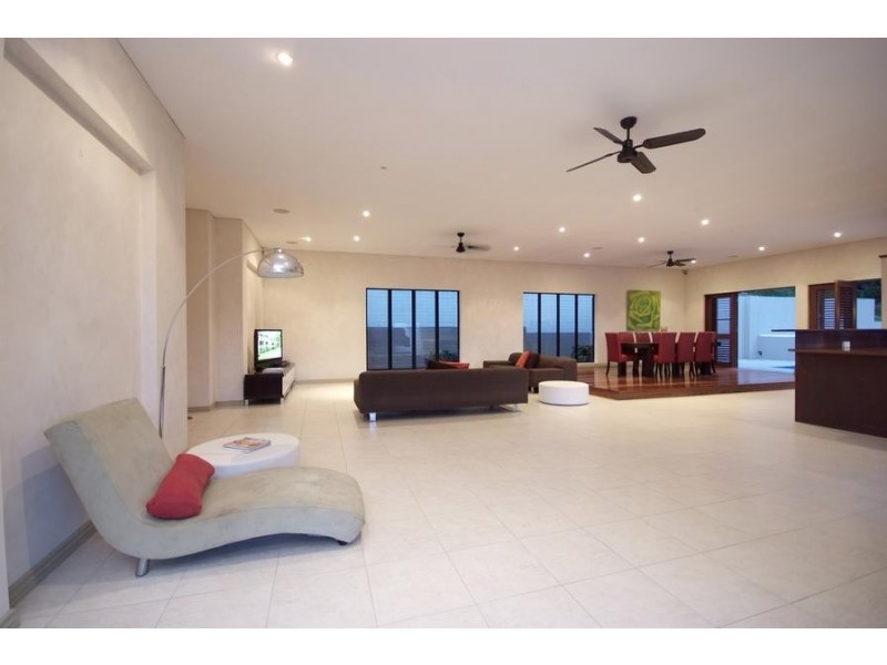 114 Hillview Crescent, Whitfield QLD 4870