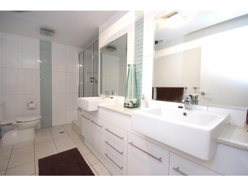 114 Hillview Crescent, Whitfield QLD 4870