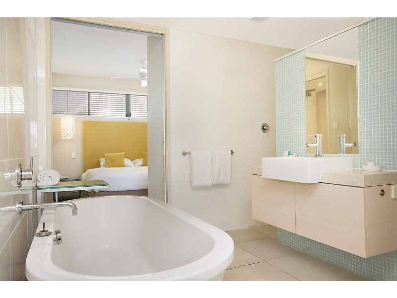 Unit 48/201 Lake Street, Cairns City QLD 4870