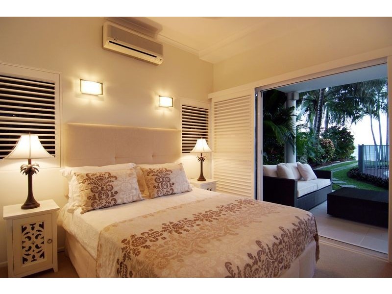 32 Hibiscus Lane, Holloways Beach QLD 4878
