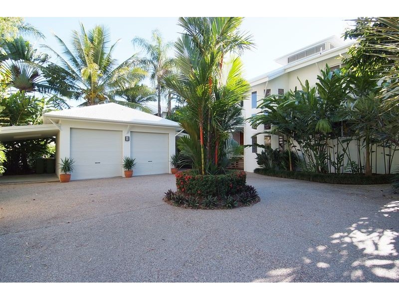 32 Hibiscus Lane, Holloways Beach QLD 4878