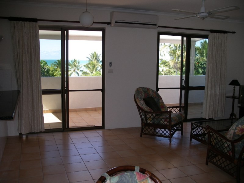 Unit 1 – 4 /45 Vasey Esplanade, Trinity Beach QLD 4879