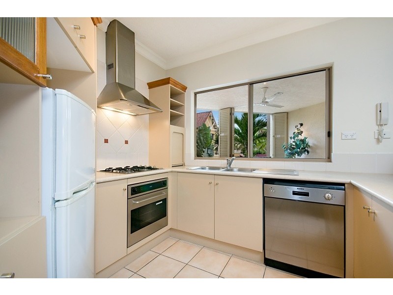 Unit 803/2 Greenslopes Street, Cairns QLD 4870