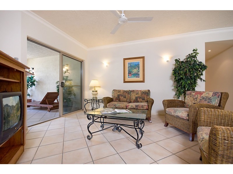 Unit 803/2 Greenslopes Street, Cairns QLD 4870