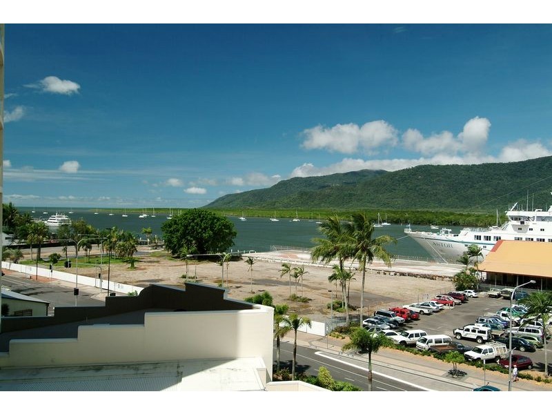APT  702 / 25 Wharf Street, Cairns QLD 4870