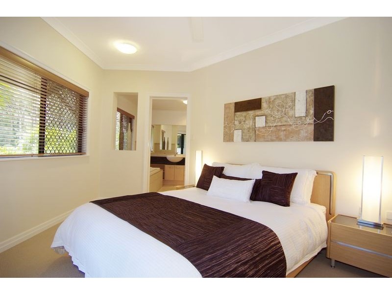 Unit 4/73 Sims Esplanade, Yorkeys Knob QLD 4878
