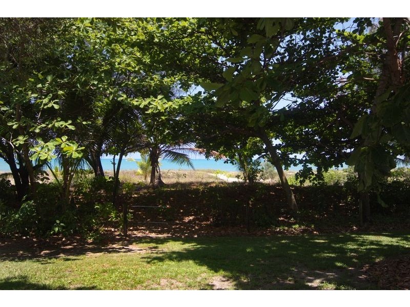 Unit 4/73 Sims Esplanade, Yorkeys Knob QLD 4878