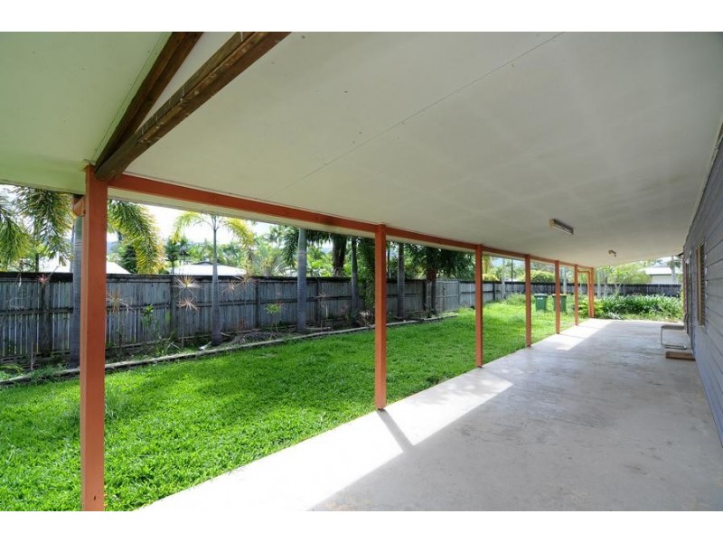 17 Conch Street, Trinity Beach QLD 4879