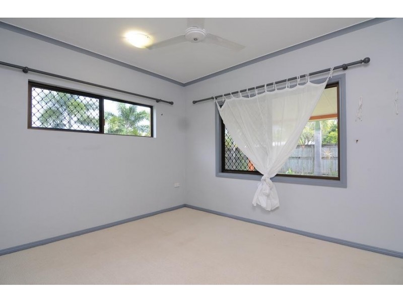 17 Conch Street, Trinity Beach QLD 4879