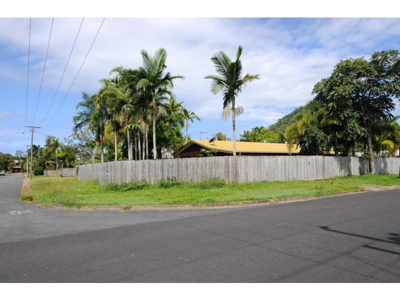 17 Conch Street, Trinity Beach QLD 4879