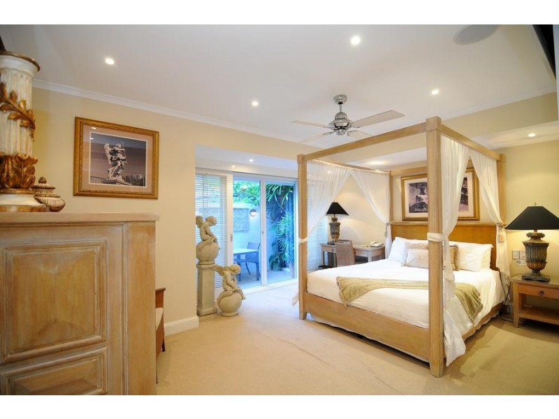 21 Vasey Esplanade, Cairns QLD 4870