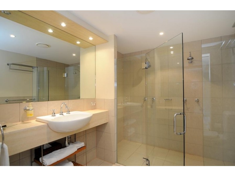 21 Vasey Esplanade, Cairns QLD 4870