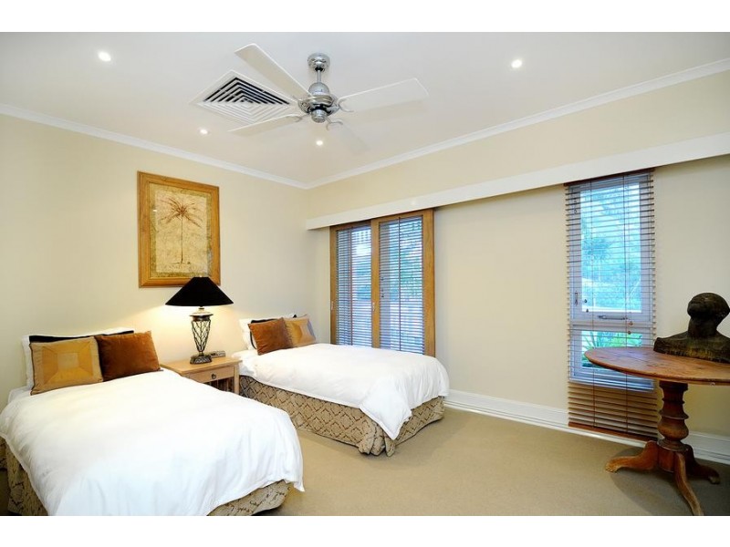 21 Vasey Esplanade, Cairns QLD 4870