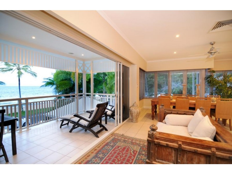 21 Vasey Esplanade, Cairns QLD 4870