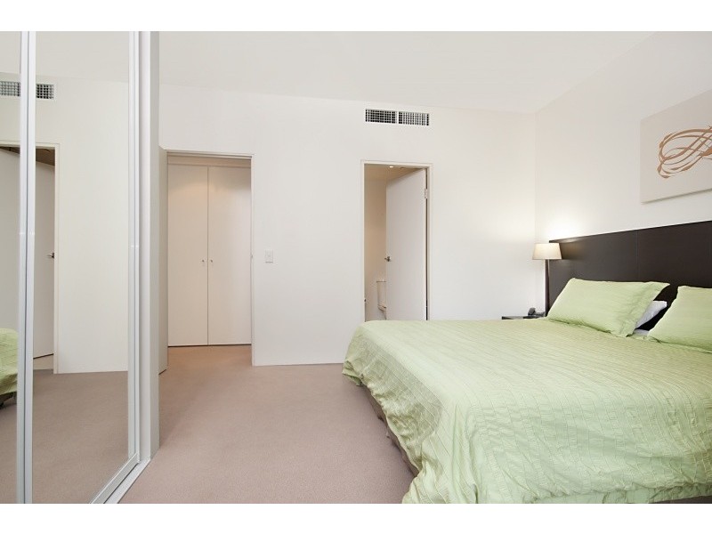 Unit 320/1 Marlin Parade, Cairns City QLD 4870