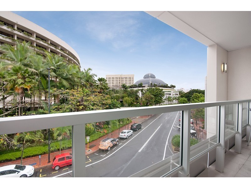 Unit 320/1 Marlin Parade, Cairns City QLD 4870