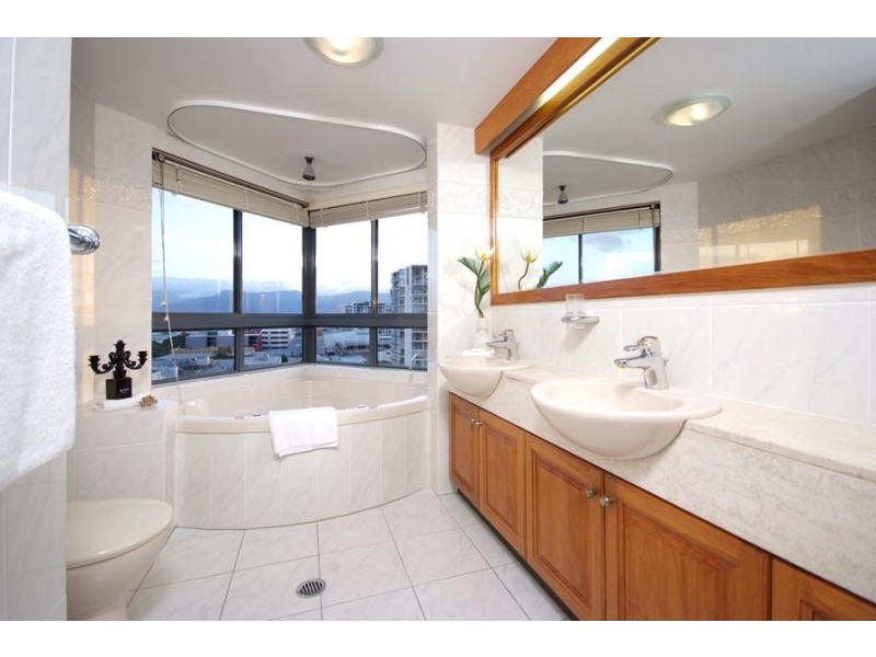 Unit 902/73 The Esplanade, Cairns QLD 4870