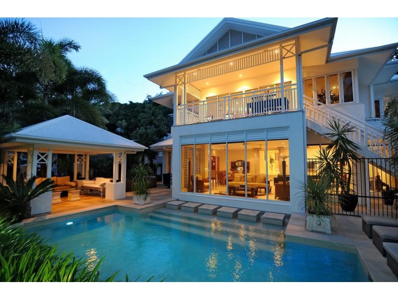 21 Vasey Esplanade, Trinity Beach QLD 4879