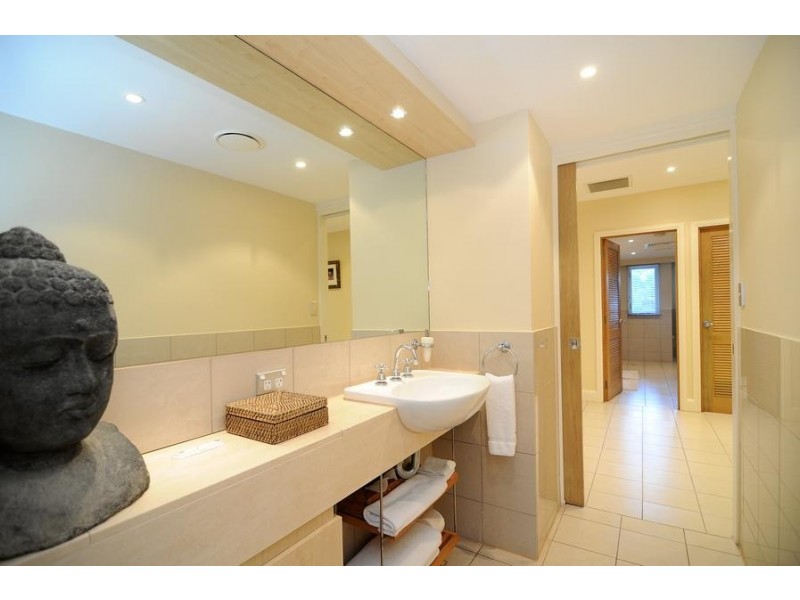 21 Vasey Esplanade, Trinity Beach QLD 4879