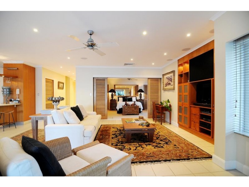 21 Vasey Esplanade, Trinity Beach QLD 4879